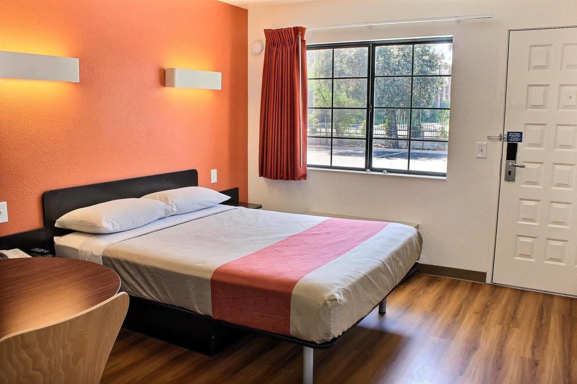 Motel 6-Paso Robles, Ca Eksteriør billede